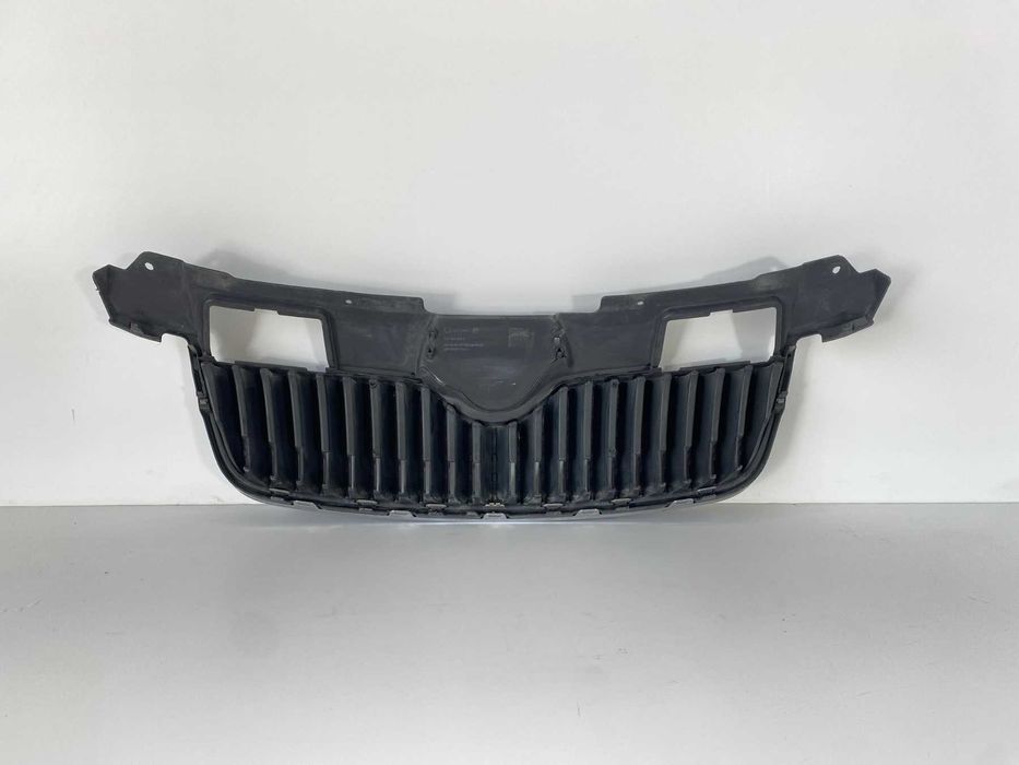 решетка радиаторна Skoda Roomster 2006-2011 г. #1049V