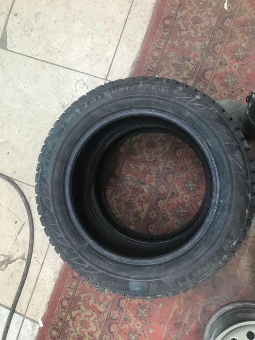 Зимние шины две штуки