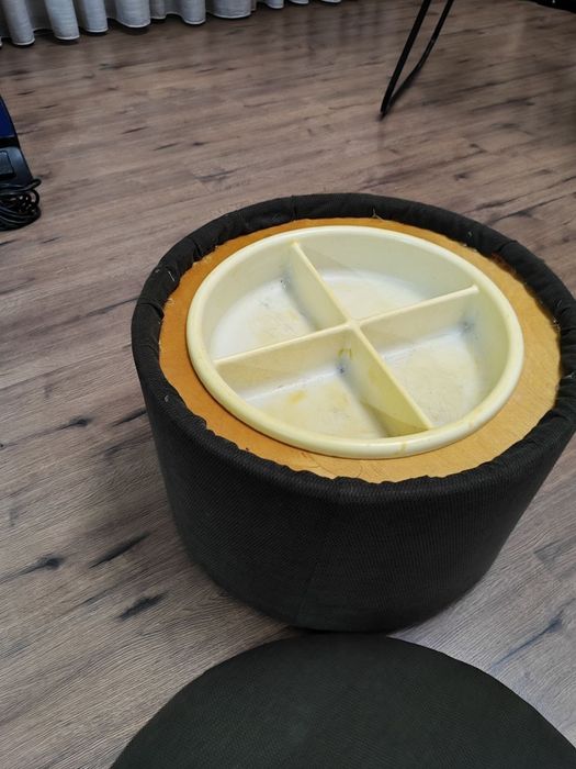 Продаю пуфик и тумбочку в хорошем состоянии