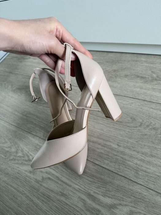 Продам новые туфли