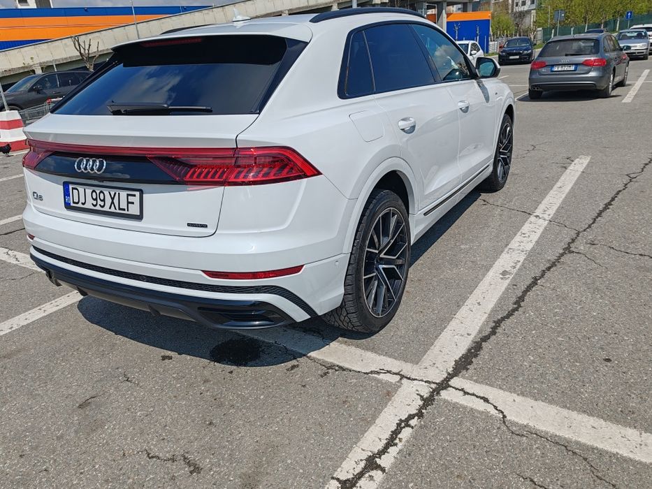 Vând Audi Q8 S line 55 Tfsi
