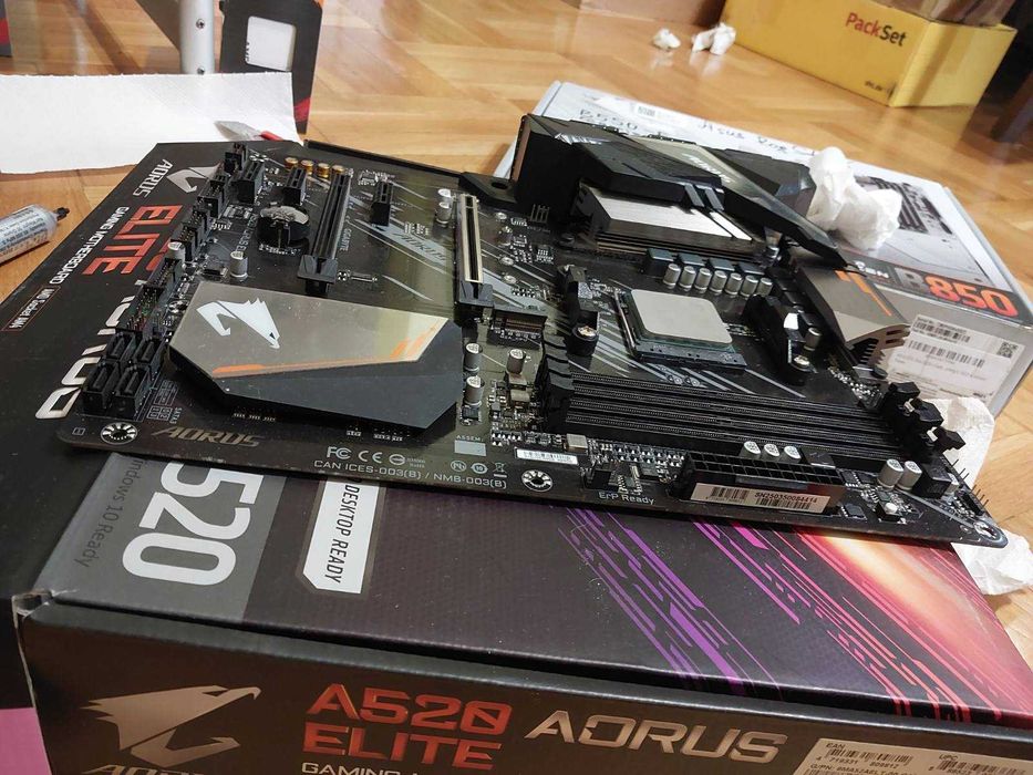 AMD Ryzen 7 3700X + Gigabyte A520 Aorus Elite