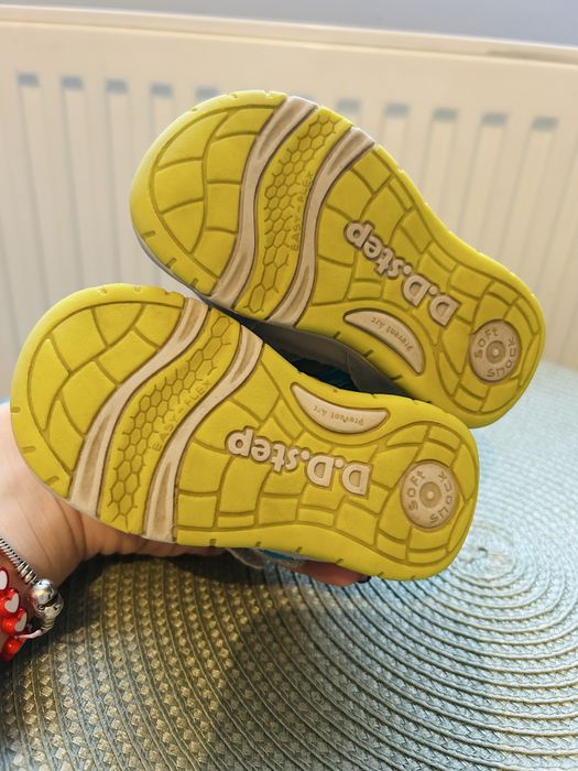 D.d.ster, Nike  детски сандали/обувки /20 и 22 номер