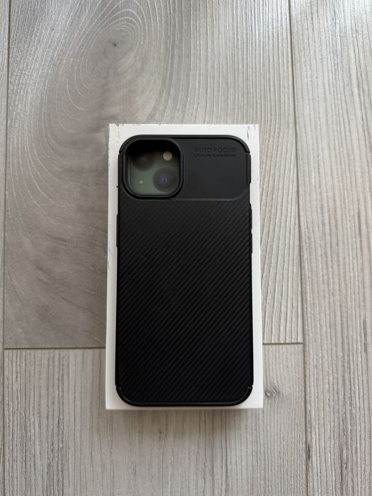 Iphone 13, culoarea verde. Vine si cu husa.