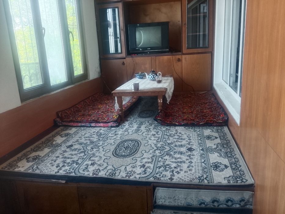 Qizlarga sheriklikka kvartira