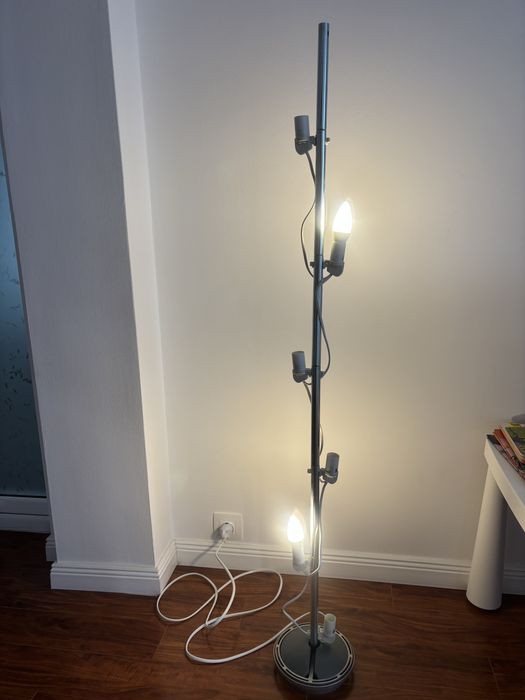 Vand lampadar Ikea alb