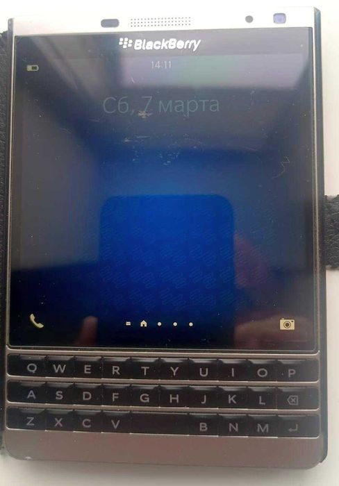 смартфон BlackBerry Passport SQW100-4  Silver Edition
