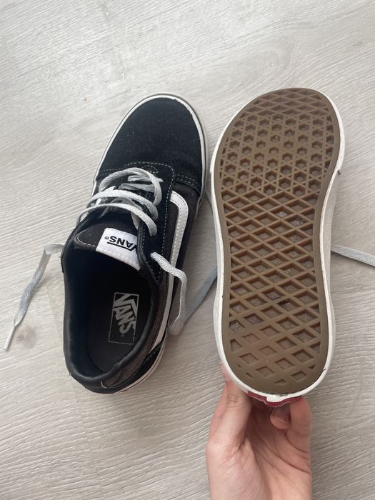 papuci vans marimea 34.5
