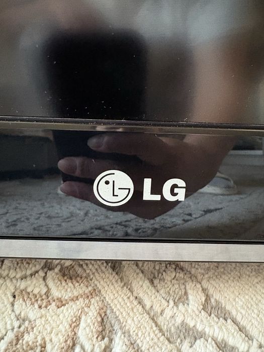 LG телевизор в хорошем состоянии