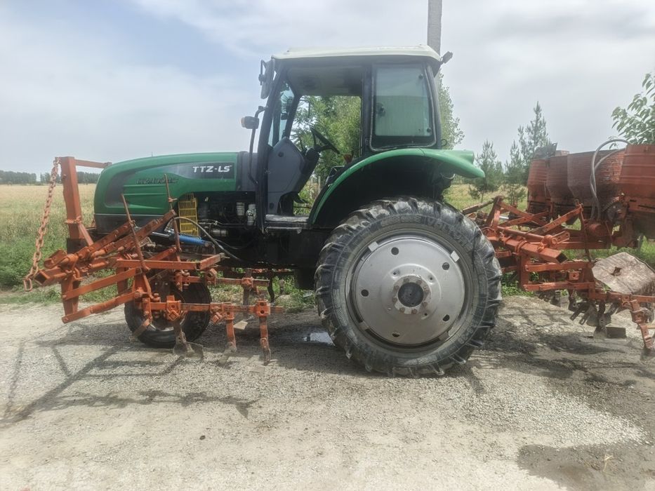 Traktor sotiladi