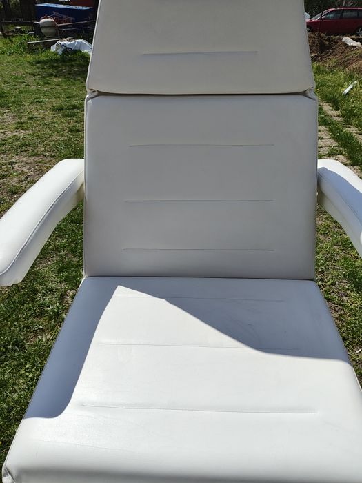 Професионален козметичен/медицински стол.