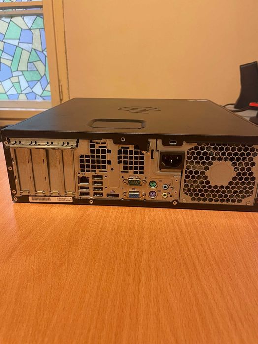 HP Compaq 8200 Elite Small Form Factor PC