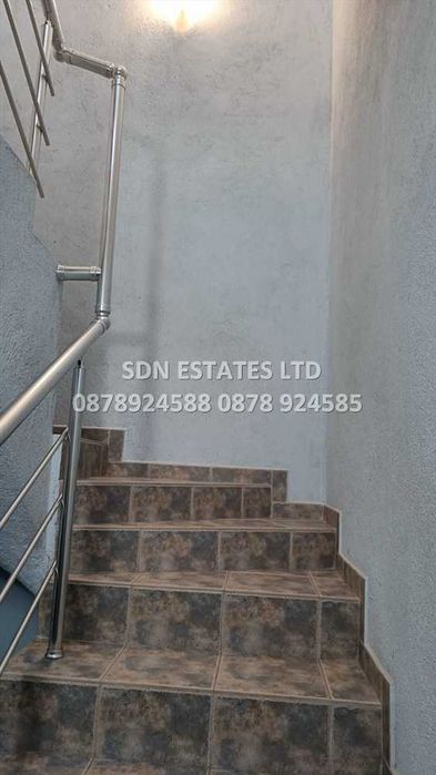 Продава напълно обзаведен етаж от къща в с. Бузовград