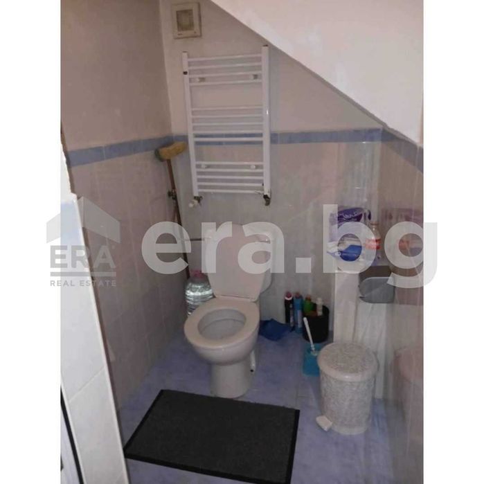 Двуетажна обзаведена къща в гр. Суворово