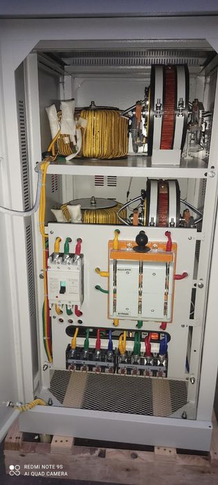 Стаблизатор напряжения 3 фазы 100 KVA  SAAB