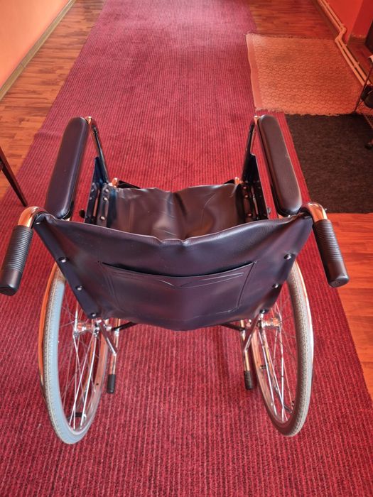 Scaun cu rotile pliabil