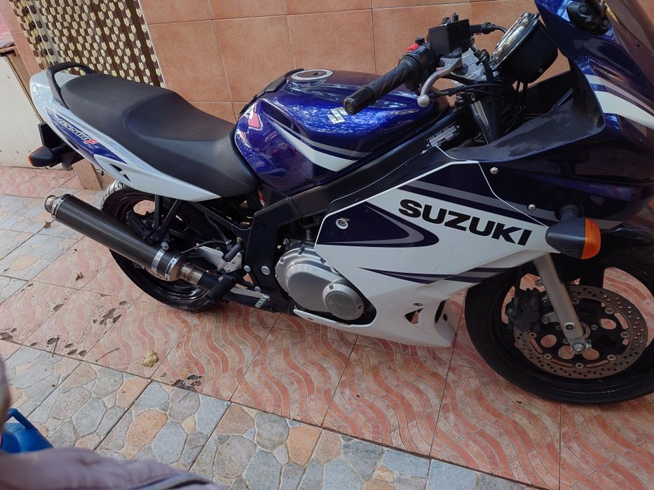 Vând Suzuki GS 500F
