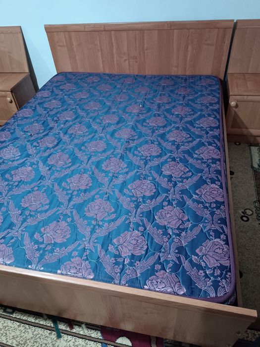 Двухспальная кровать