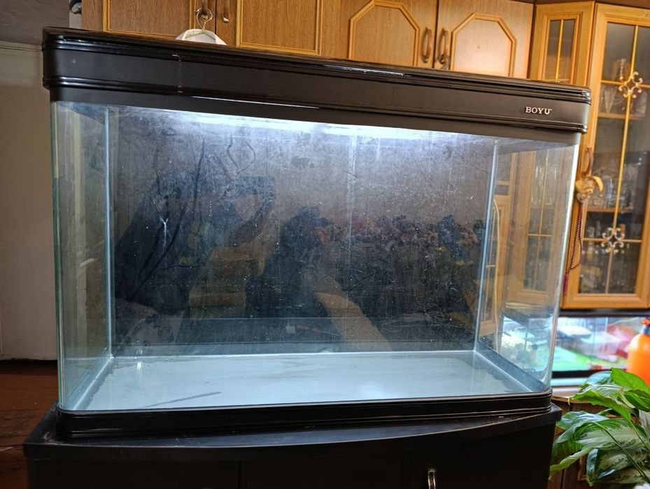 Продам аквариум с тумбой