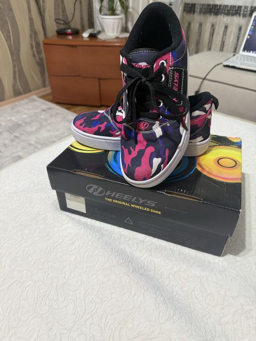 Продам оригинал Heelys келы на роликах