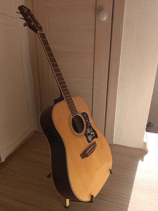 Продаётся электроакустическая гитара flight d 200Na. Гитара в отличном