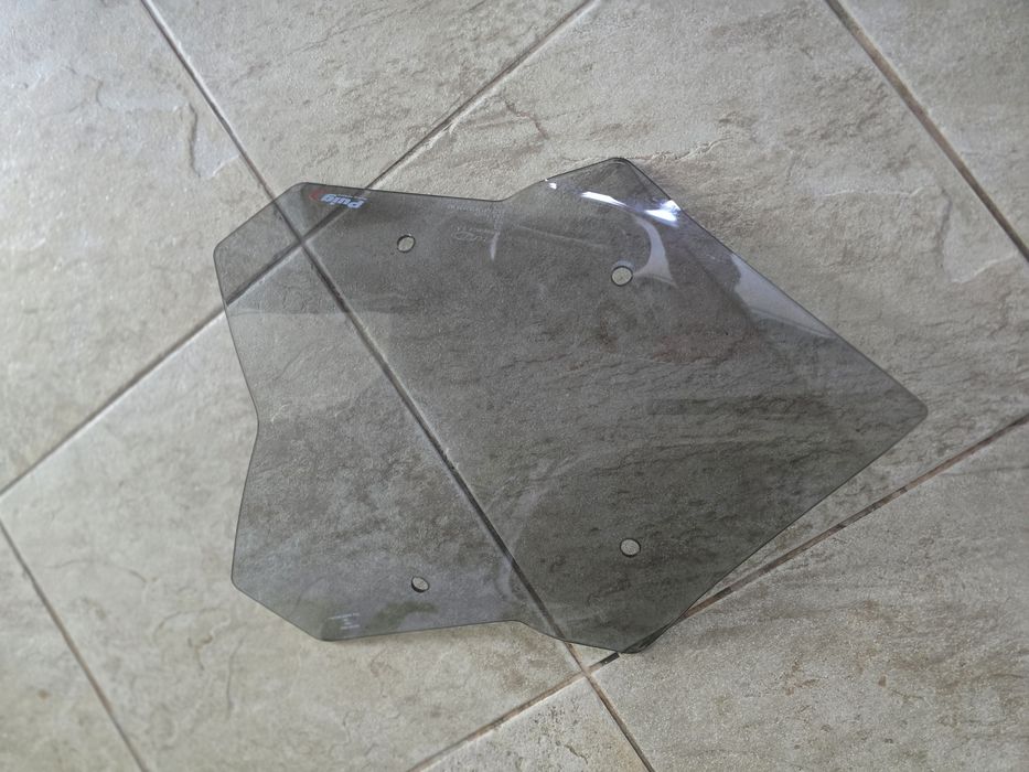 Къса слюда за ямаха мт09 треисър