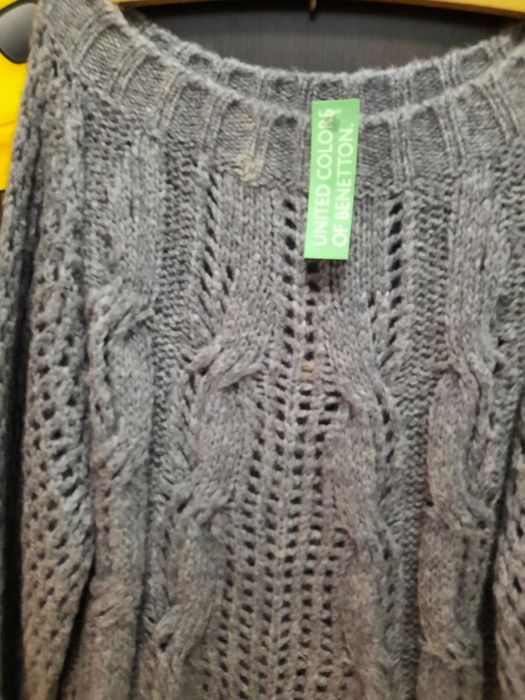 Cămașă de dama semi transparenta și pulover ( rochie Benetton .)