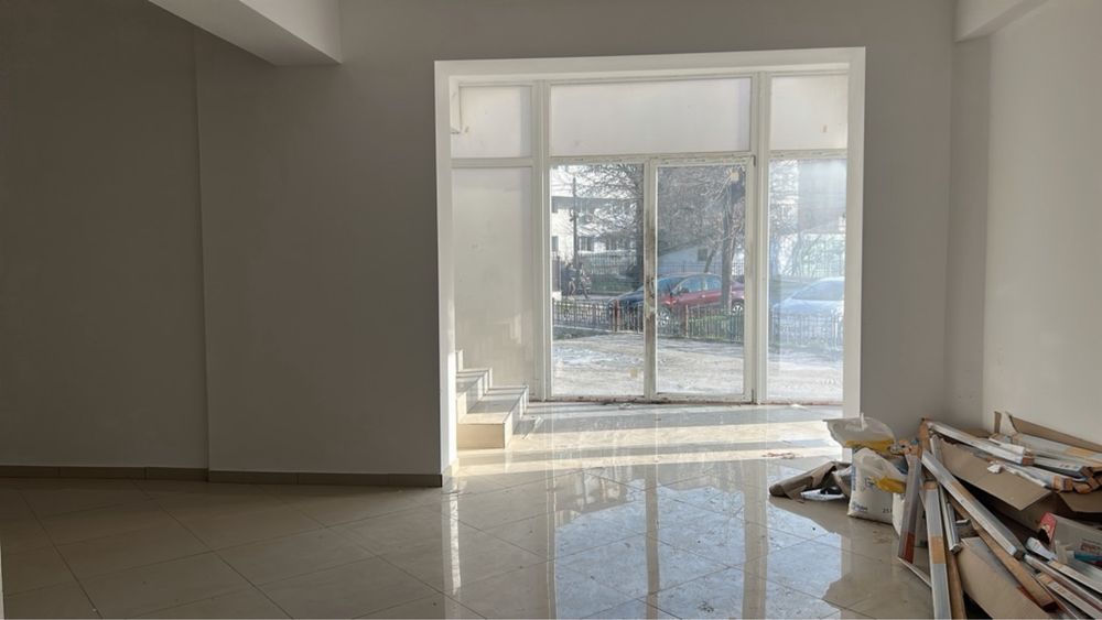 Spațiu comercial 900 mp de închiriat – 600 mp parter + 300 mp etaj – Călărași