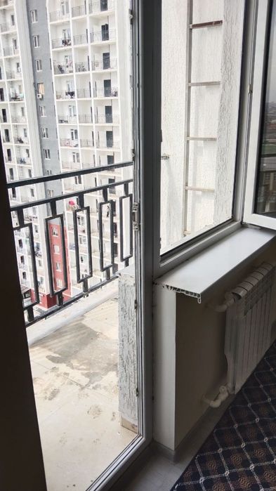 Yangi uy 81 maktabni yonida joylashgan