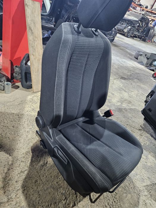 Предна дясна седалка за Peugeot 308 2023г