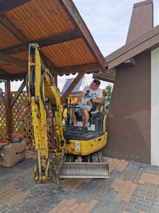 Miniexcavator Ilfov, dimensiuni reduse