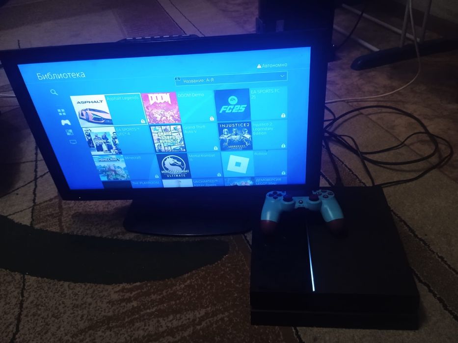 Продам PS4 с телевизором есть 2 джостика