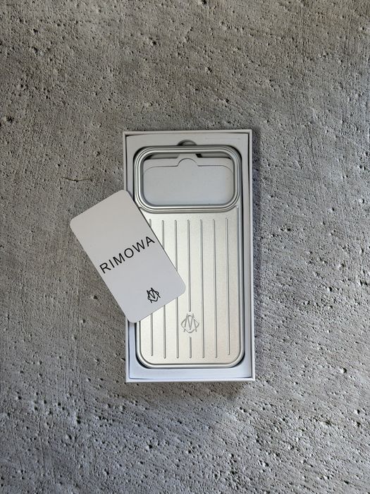 Husa Rimowa Argint Iphone 17 Pro Max