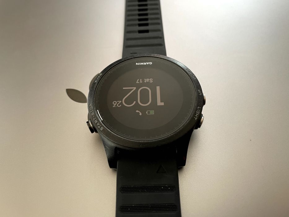Продавам Garmin Forerunner 935