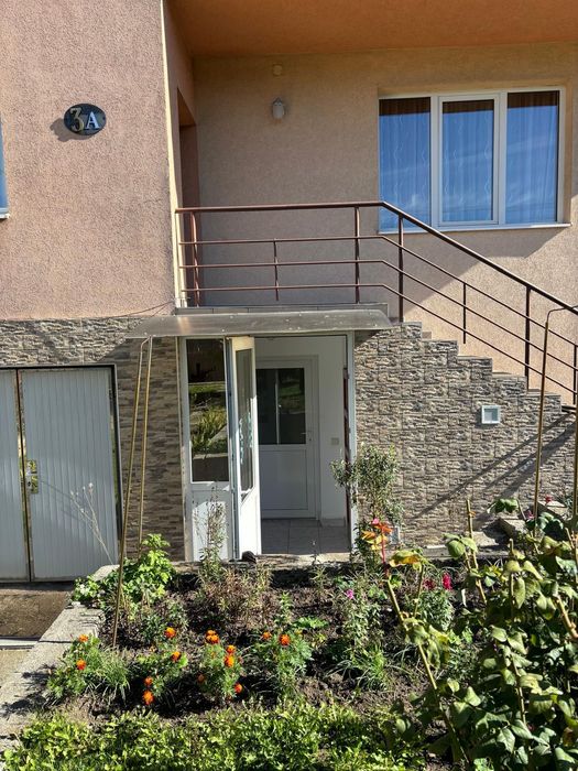 Inchiriez apartament