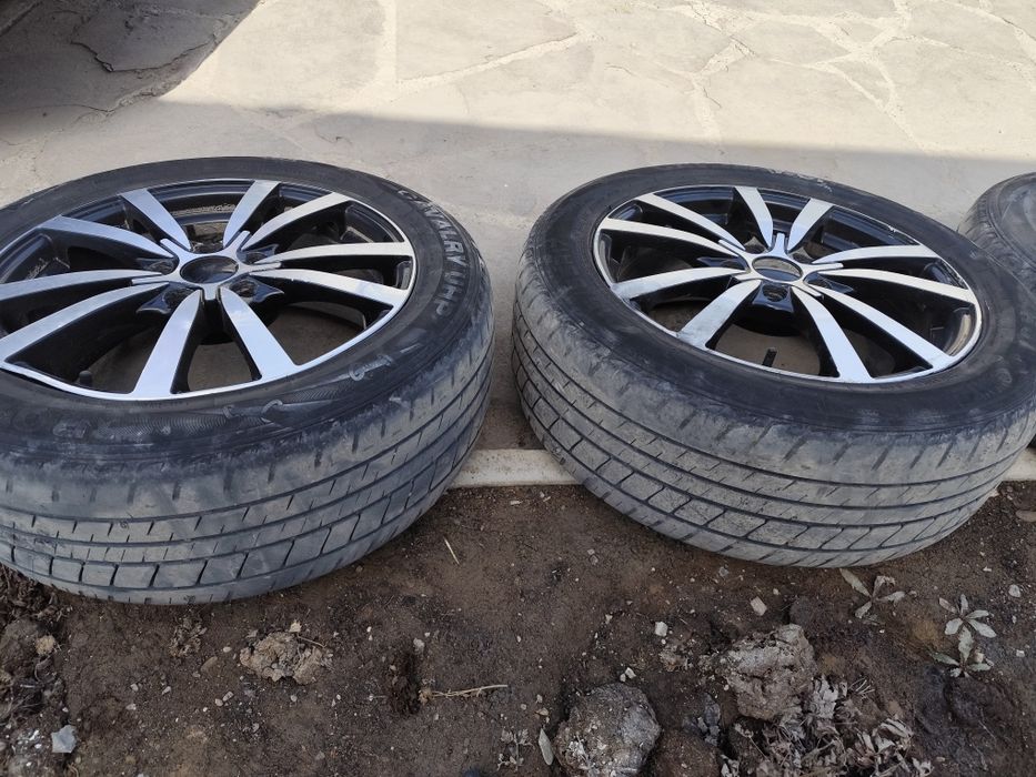 Продам диски с шинай 215/55/17