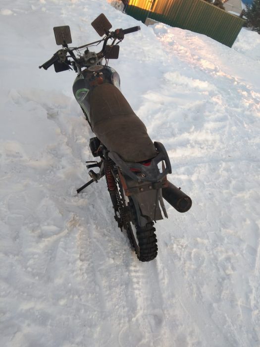 Продам мотоцикл 200куб