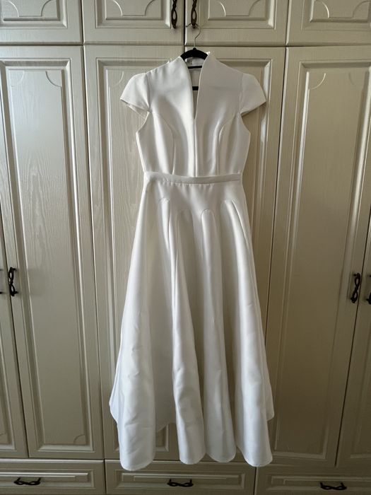 Платье белое.р 44