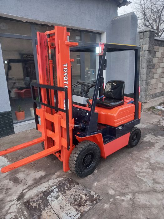 Кара вилочное погрузчик