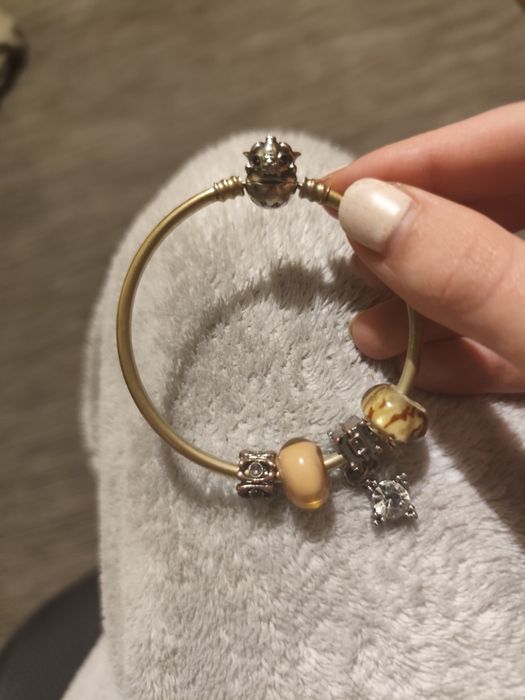 Гривна  Pandora  със стич