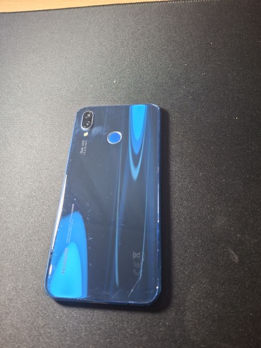 Телефон Huawei p20 lite