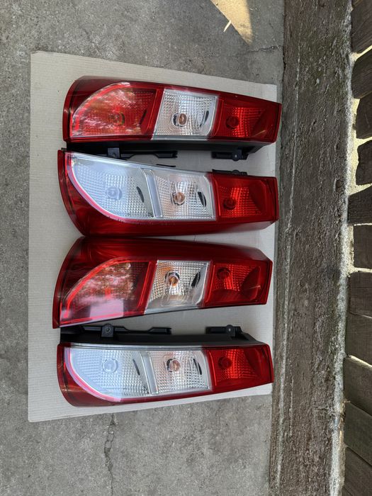 Vand lampi/stopuri spate Dacia Dokker 2013/2021