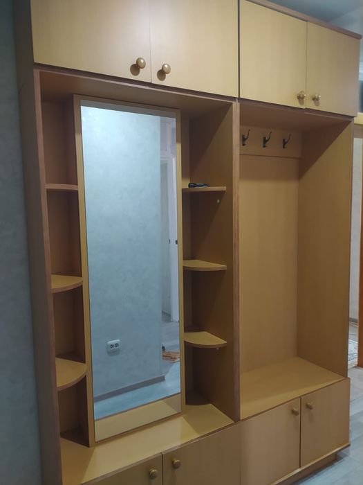 Продам прихожую б/у