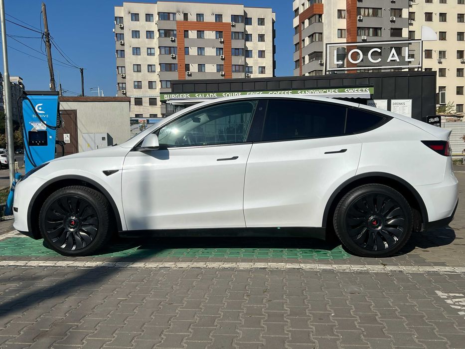 Tesla Model Y Long range 4x4 TVA deductibil