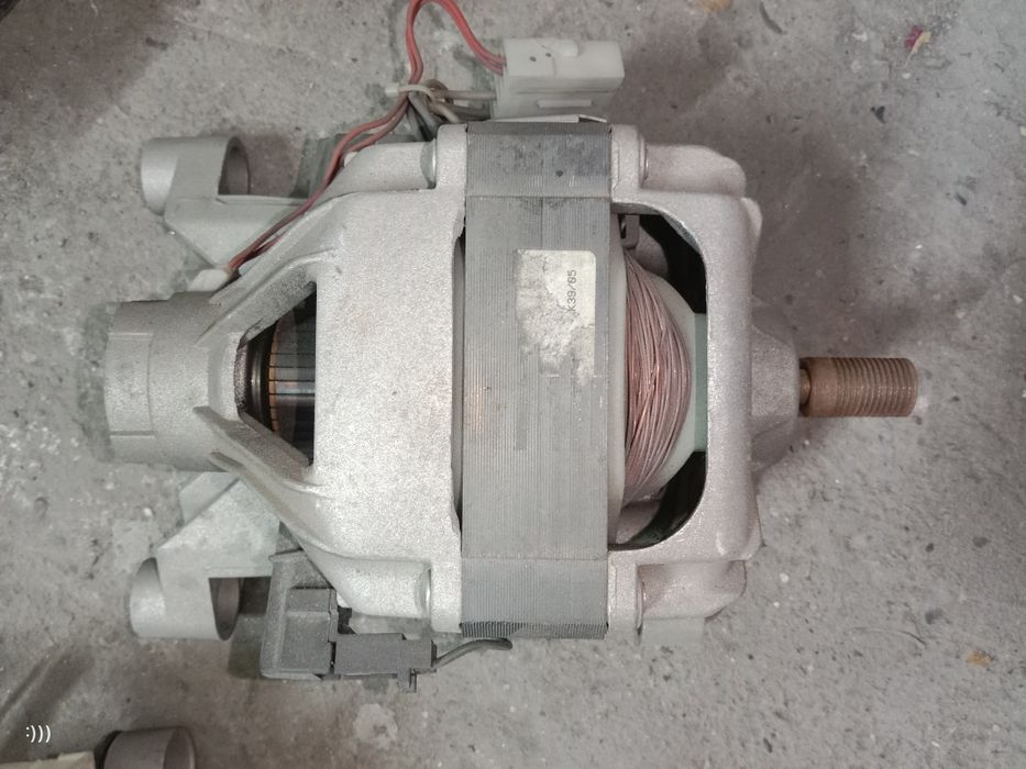 Продам электродвигатели