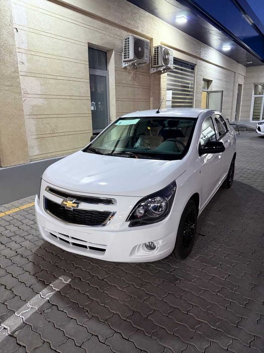 Продается в рассрочку Кобальт 2025 новый белый Миднайт автомат