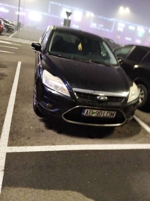 Vând sau schimb Ford focus
