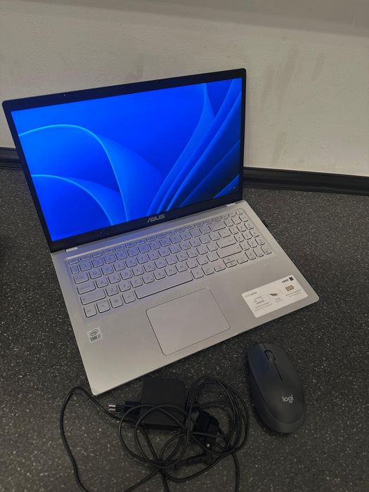 Ноутбук асус б/у,в отличном состоянии