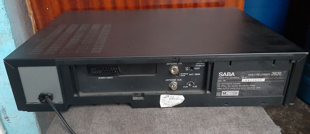 Vând videorecorder saba in stare bună