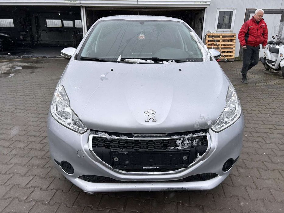 Peugeot 208 1.2VTI/82hp/2013г.На части